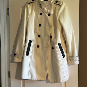 Beautiful white peacoat!